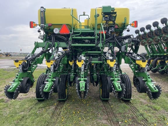 Image of John Deere 1795 equipment image 4