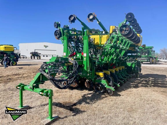 2024 John Deere 1795 Equipment Image0