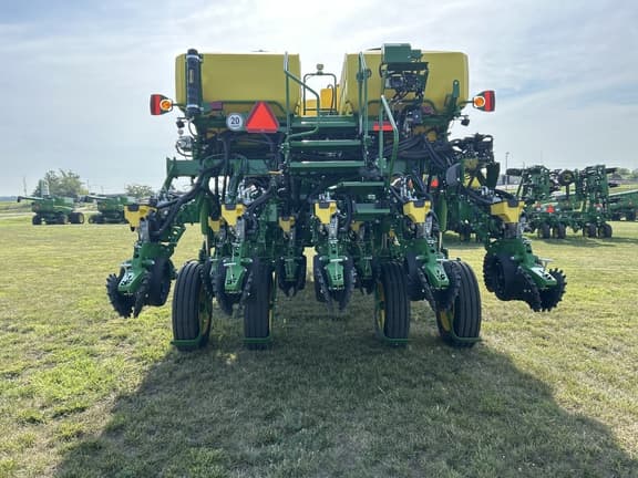 Image of John Deere 1795 equipment image 4