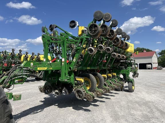 Image of John Deere 1795 equipment image 2