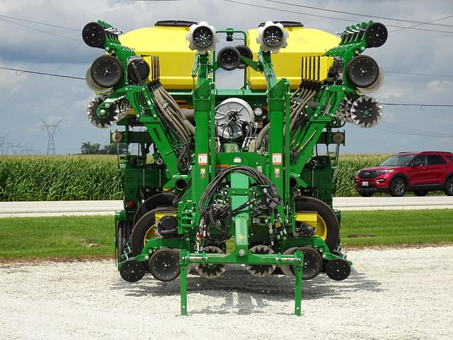 Image of John Deere 1795 equipment image 2