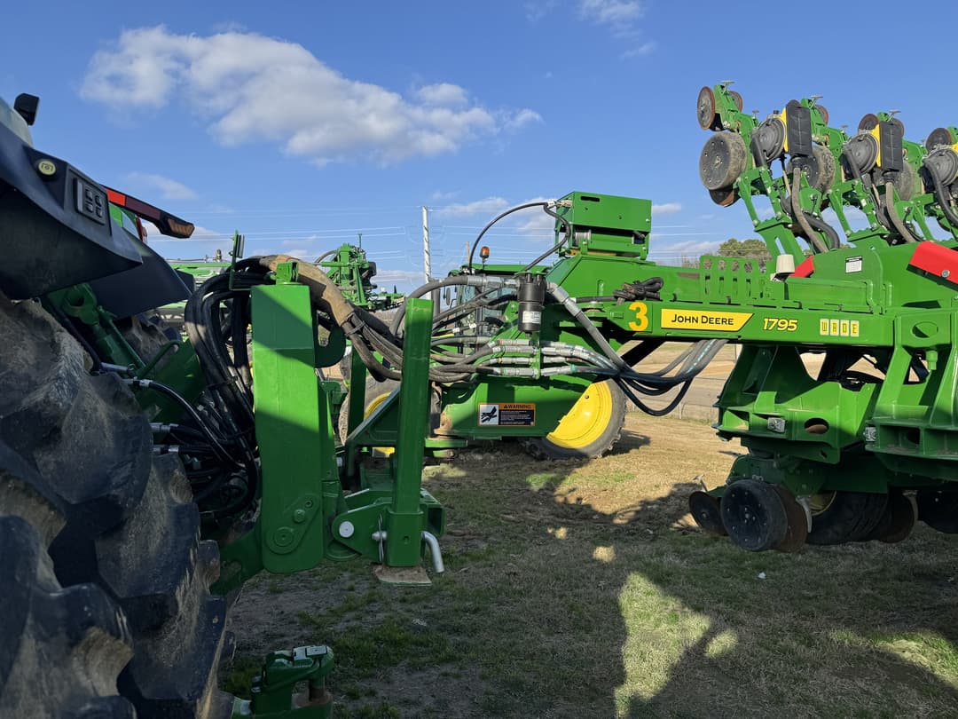 Image of John Deere 1795 Image 0