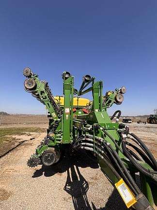 Image of John Deere 1795 equipment image 3