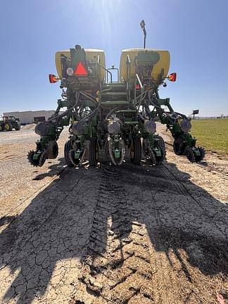 Image of John Deere 1795 equipment image 4