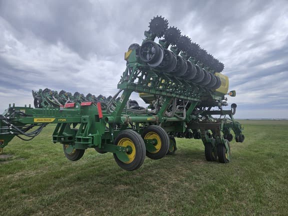 Image of John Deere 1795 equipment image 1