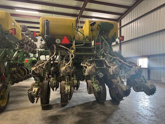 Image of John Deere 1795 equipment image 3