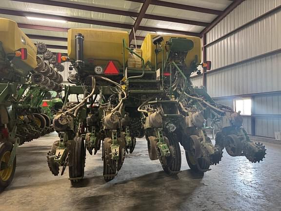 Image of John Deere 1795 equipment image 3