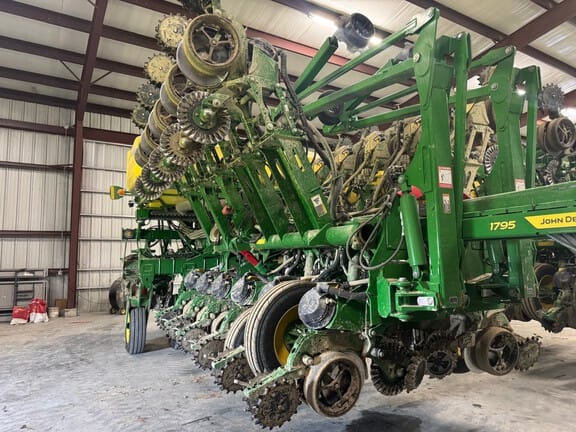 2024 John Deere 1795 Equipment Image0