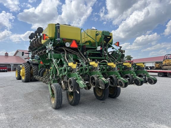 Image of John Deere 1795 equipment image 3