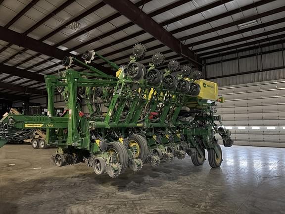 Image of John Deere 1795 Primary image