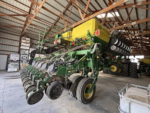 Image of John Deere 1795 equipment image 4
