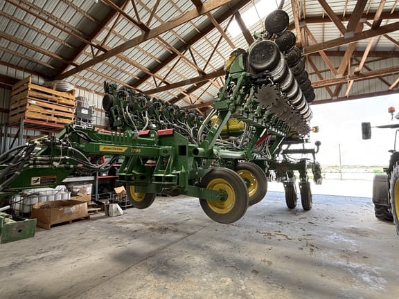 2024 John Deere 1795 Equipment Image0