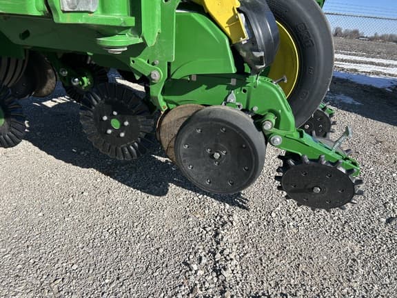 Image of John Deere 1795 equipment image 3