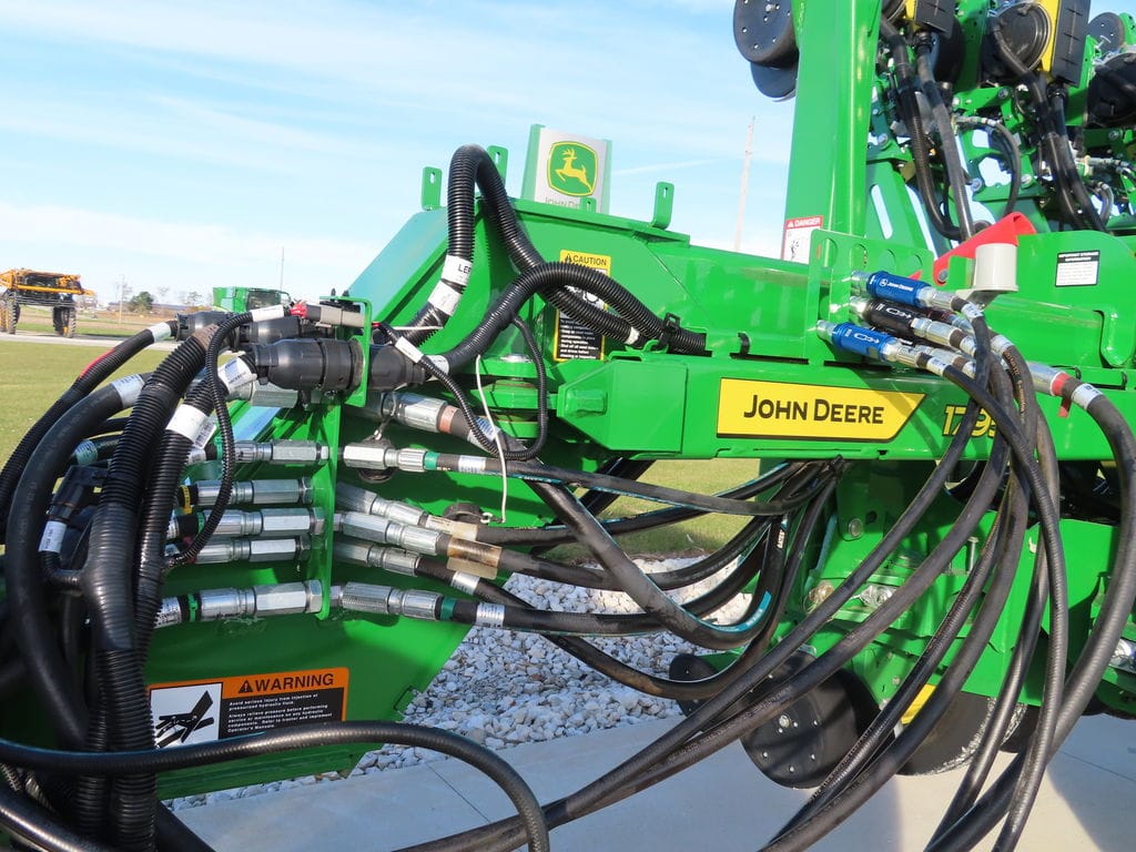 2024 John Deere 1795 Equipment Image0