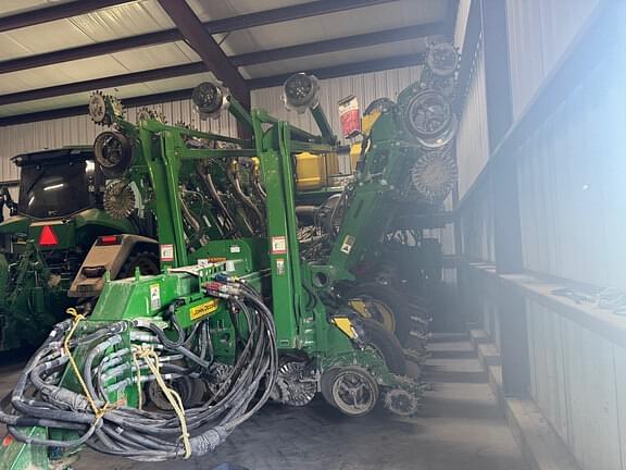 Image of John Deere 1795 equipment image 3