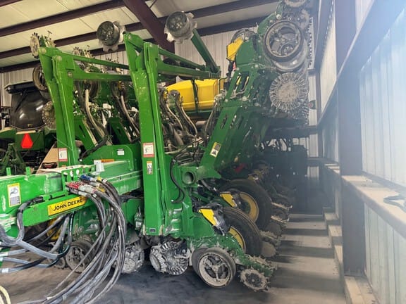 2024 John Deere 1795 Equipment Image0