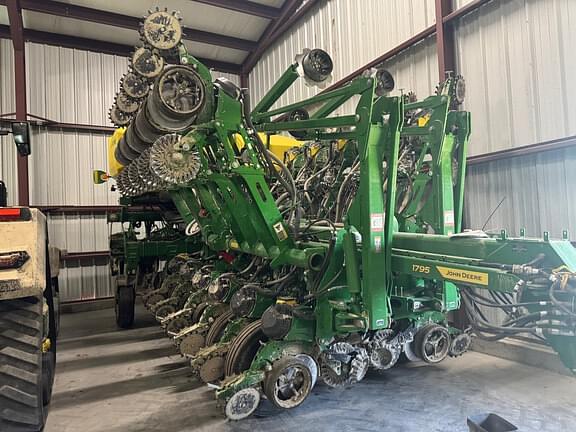 Image of John Deere 1795 equipment image 2