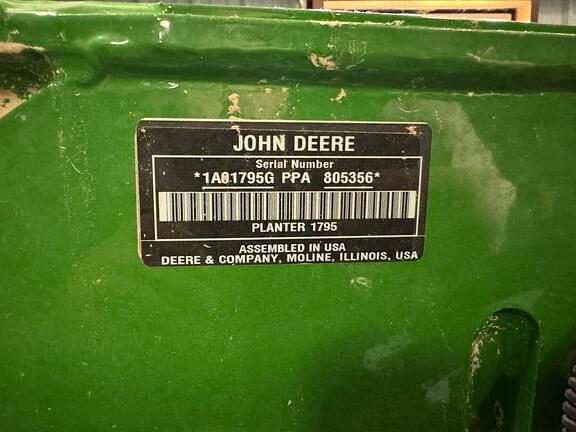 Image of John Deere 1795 equipment image 1