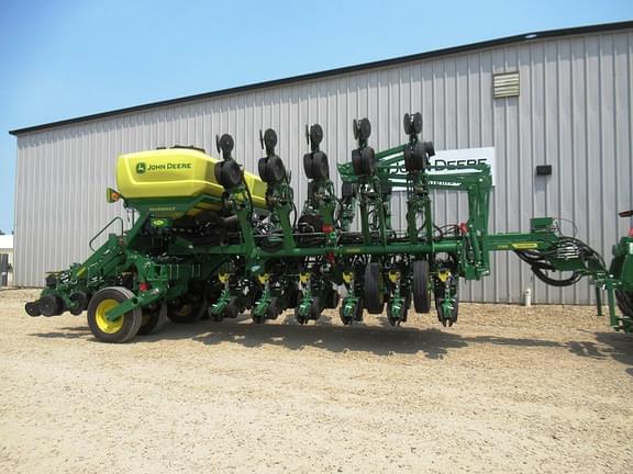 Image of John Deere 1795 Primary image