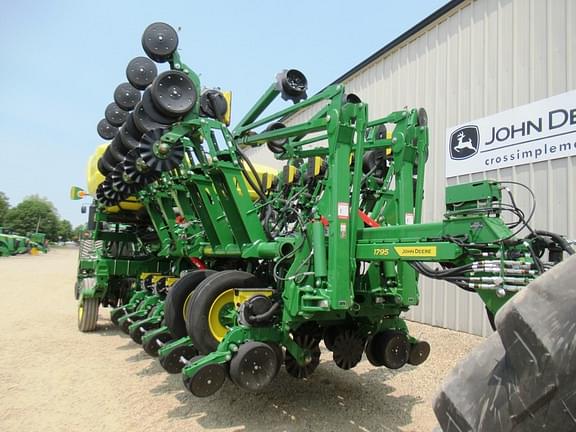 Image of John Deere 1795 equipment image 3