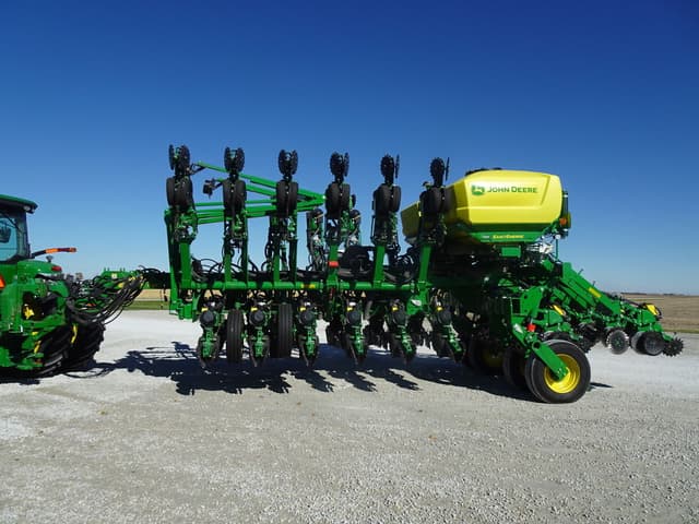 Image of John Deere 1795 equipment image 2