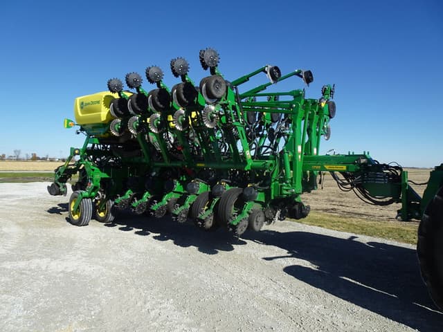 Image of John Deere 1795 equipment image 1