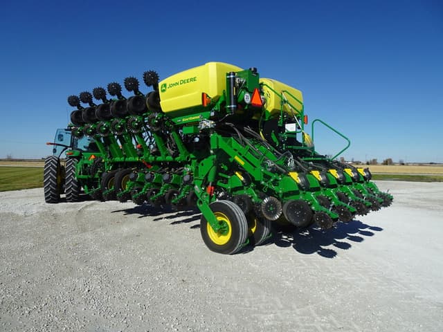 Image of John Deere 1795 equipment image 3