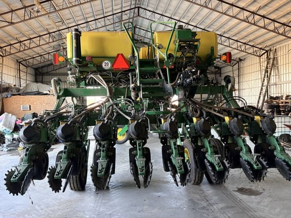 Image of John Deere 1795 equipment image 4