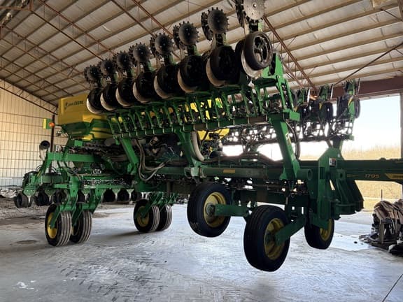 Image of John Deere 1795 equipment image 1