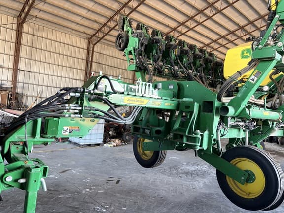 Image of John Deere 1795 equipment image 2