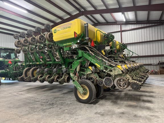 Image of John Deere 1795 Primary image