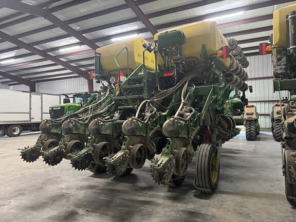 Image of John Deere 1795 equipment image 2