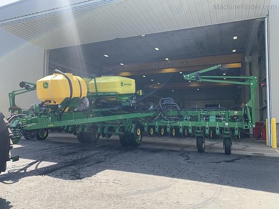 Image of John Deere 1795 equipment image 3