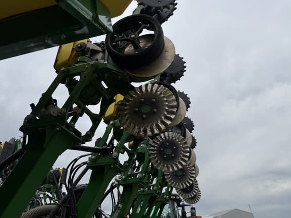 Image of John Deere 1795 equipment image 3