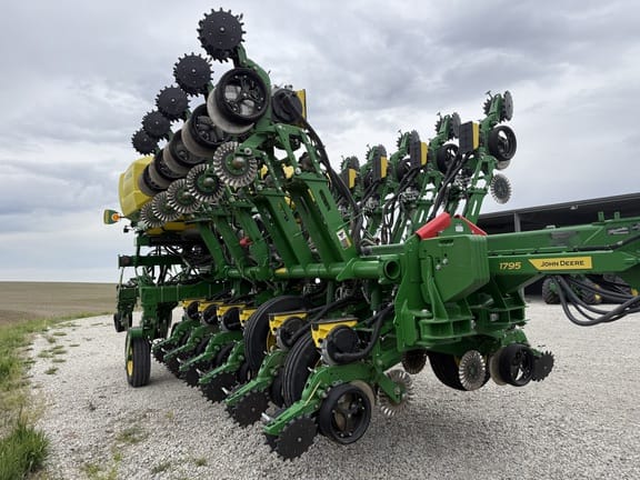 2024 John Deere 1795 Equipment Image0