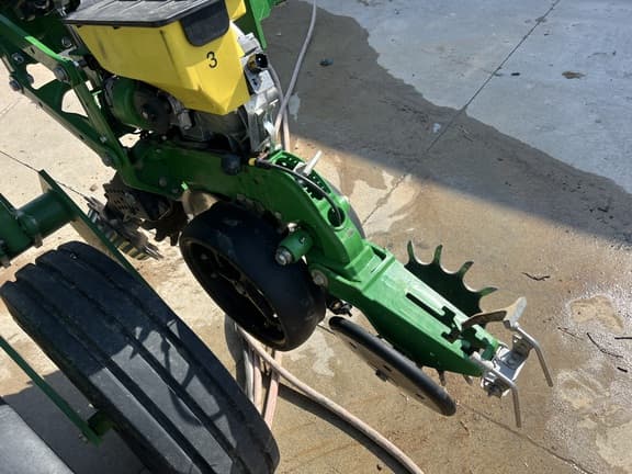 Image of John Deere 1795 equipment image 4
