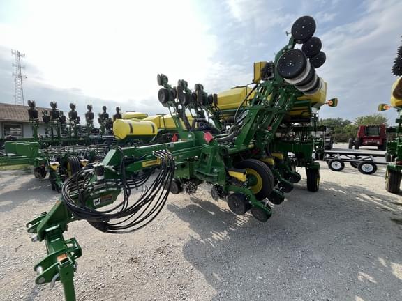 Image of John Deere 1795 Primary image