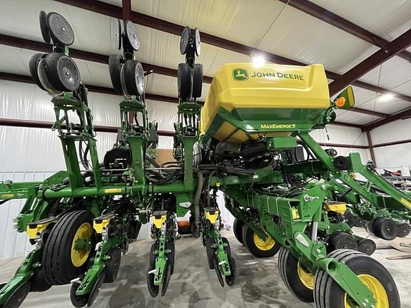 Image of John Deere 1795 equipment image 2