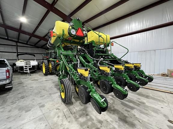 Image of John Deere 1795 equipment image 4