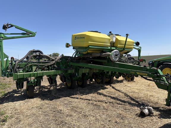 Image of John Deere 1795 equipment image 4