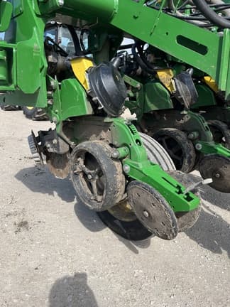 Image of John Deere 1795 equipment image 2