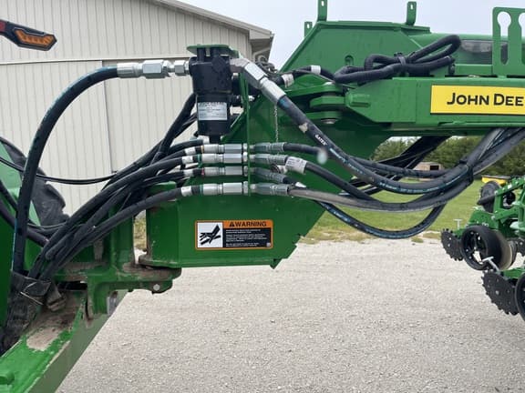 Image of John Deere 1795 equipment image 4