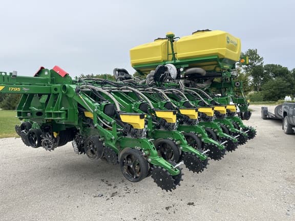 Image of John Deere 1795 Primary image