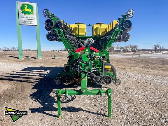 Image of John Deere 1795 equipment image 1