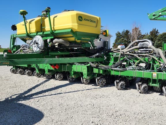 Image of John Deere 1795 equipment image 4