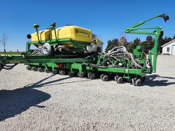 Image of John Deere 1795 Primary image