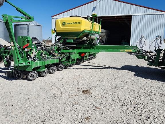 Image of John Deere 1795 Primary image