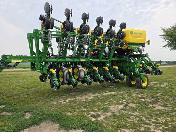 2024 John Deere 1795 Equipment Image0