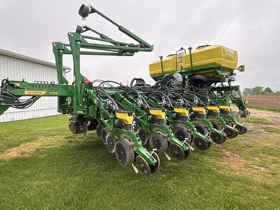 Image of John Deere 1795 Primary image