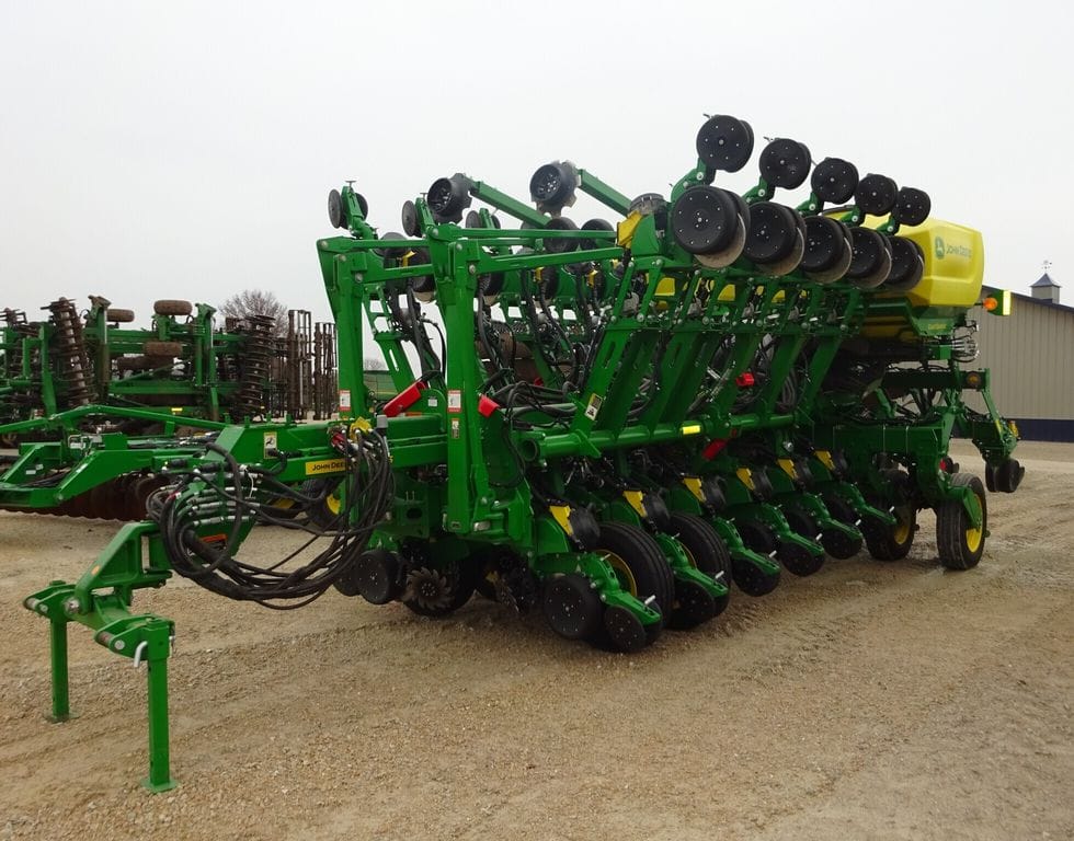 2024 John Deere 1795 Equipment Image0